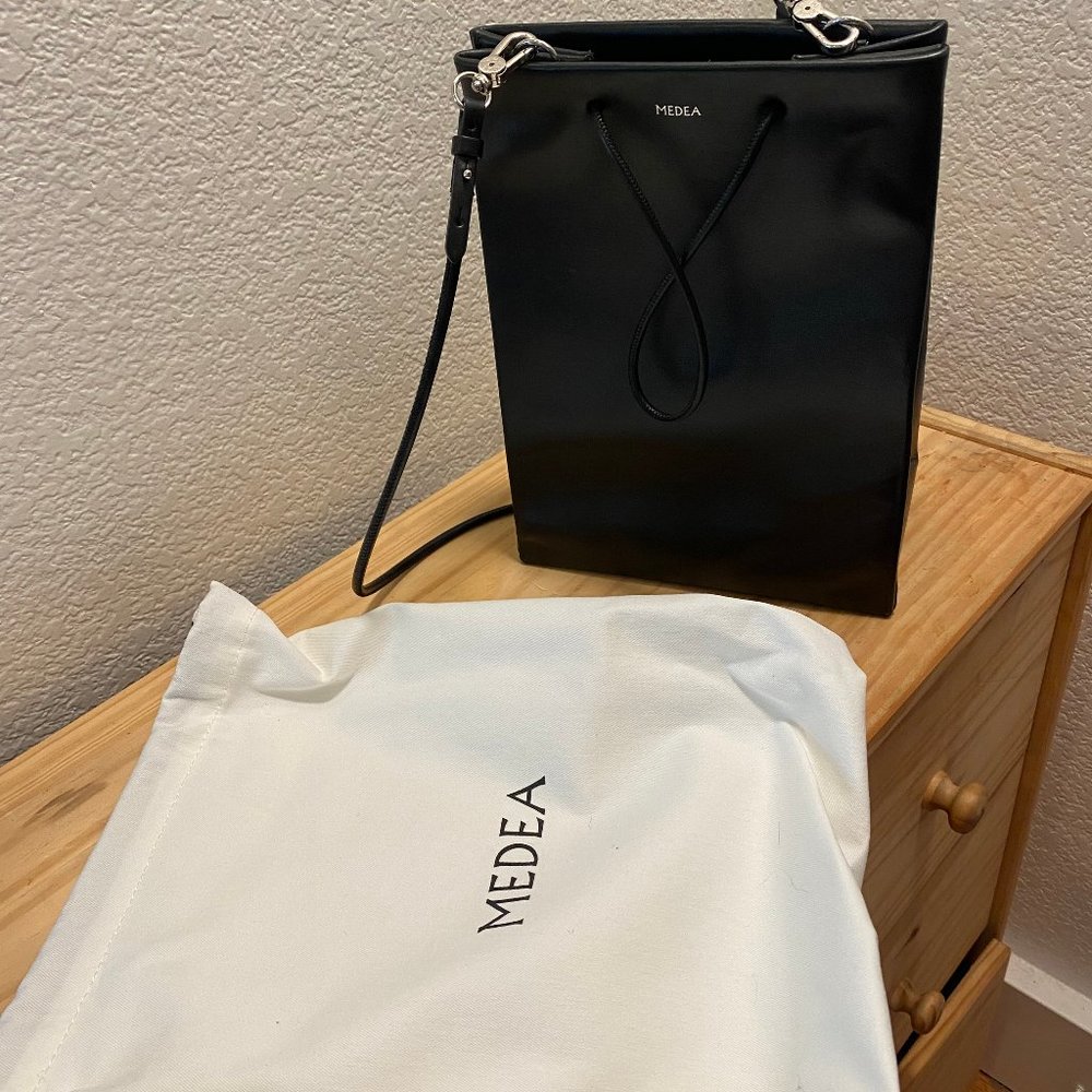 Medea Tall Bag Black